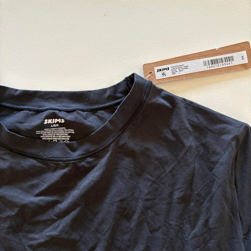 NWT Skims Fits Everybody Long Sleeve T-Shirt - Picture 2 of 2